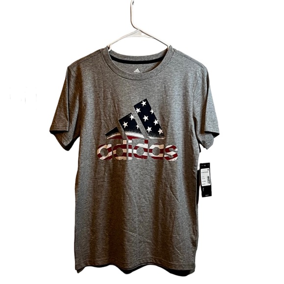 adidas Tops - Adidas women’s t shirt size XL short sleeve